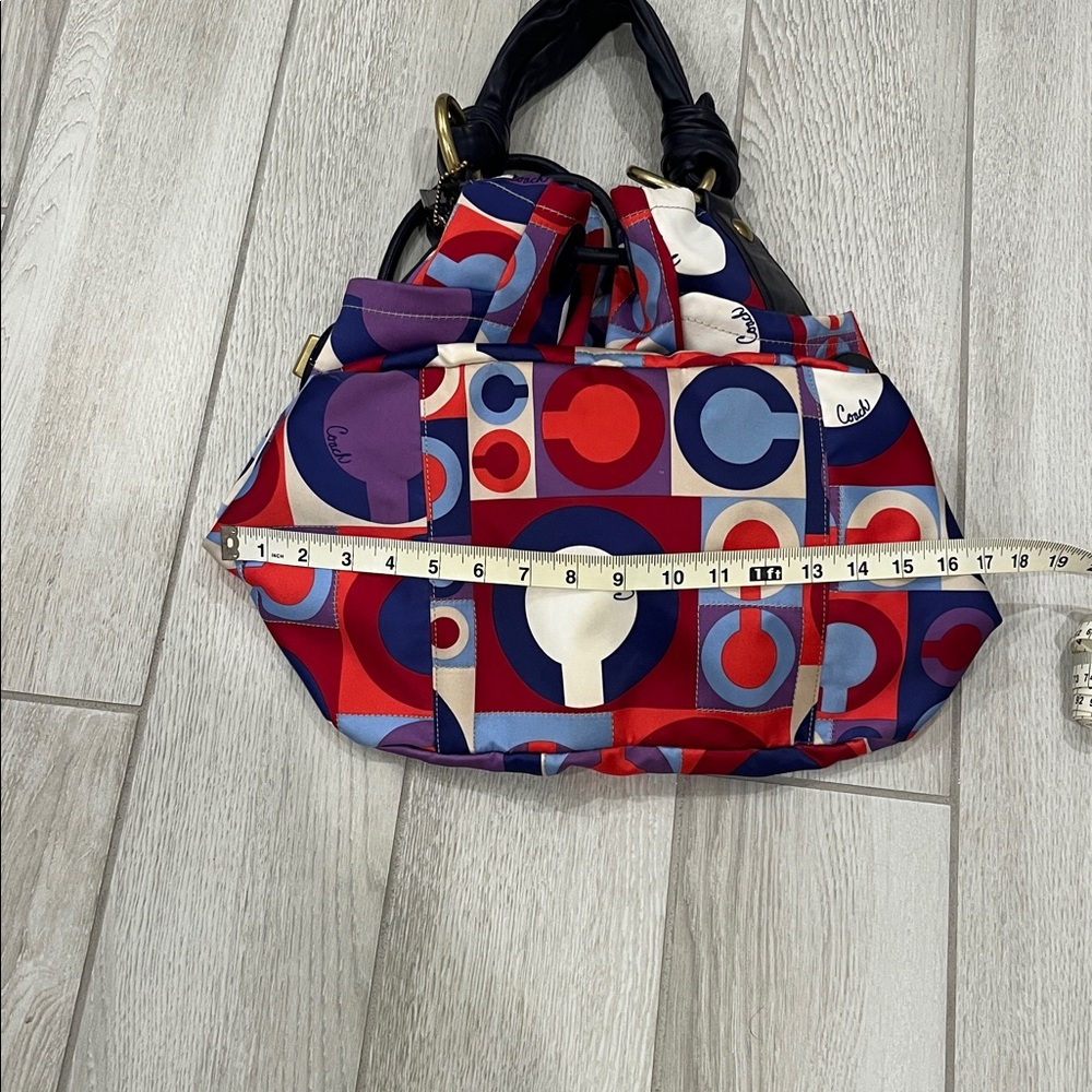 COACH Shoulder Bag Graphic Op Art Resort Collection With Charms - Picture 8 of 16